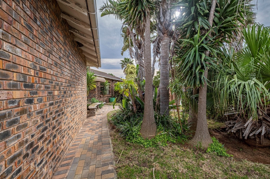 3 Bedroom Property for Sale in Summerstrand Eastern Cape